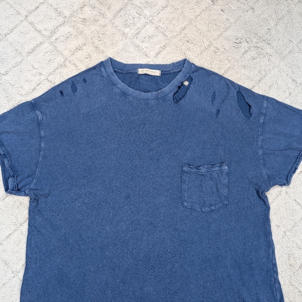 Free People Shirt Womens M Blue Belle Rubi Tee Oversized Distressed Boho Cozy - Picture 2 of 9